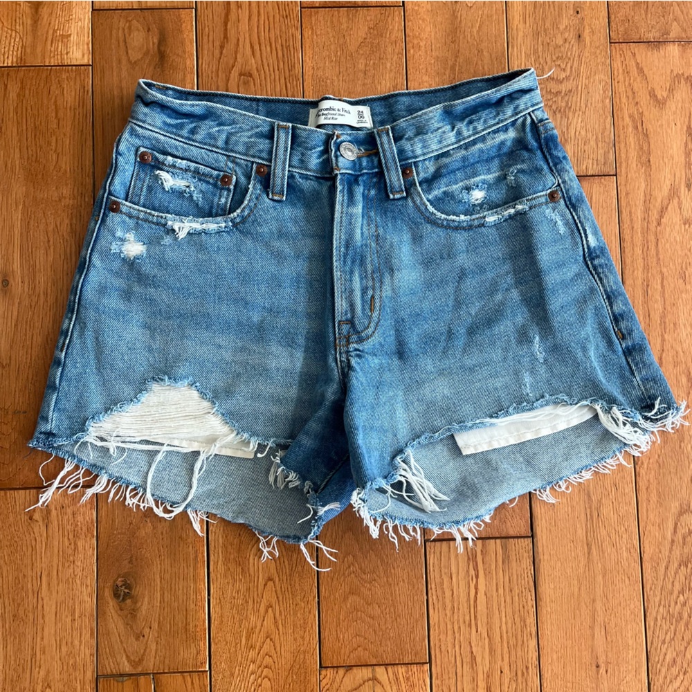 Abercrombie & Fitch The Boyfriend Shorts Mid Rise - Size 00